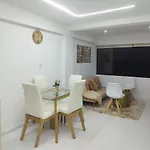 Apartamento moderno frente al mar