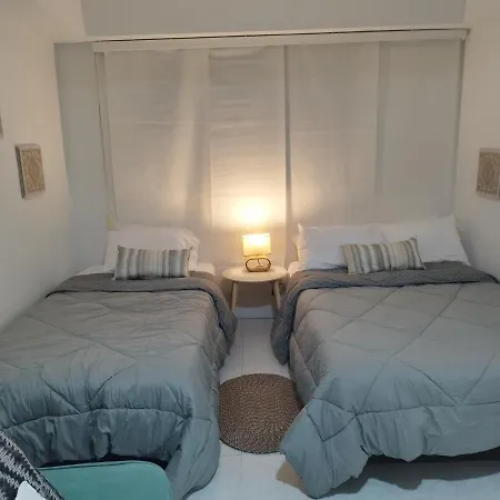 Moderno Frente Al Mar Apartamento